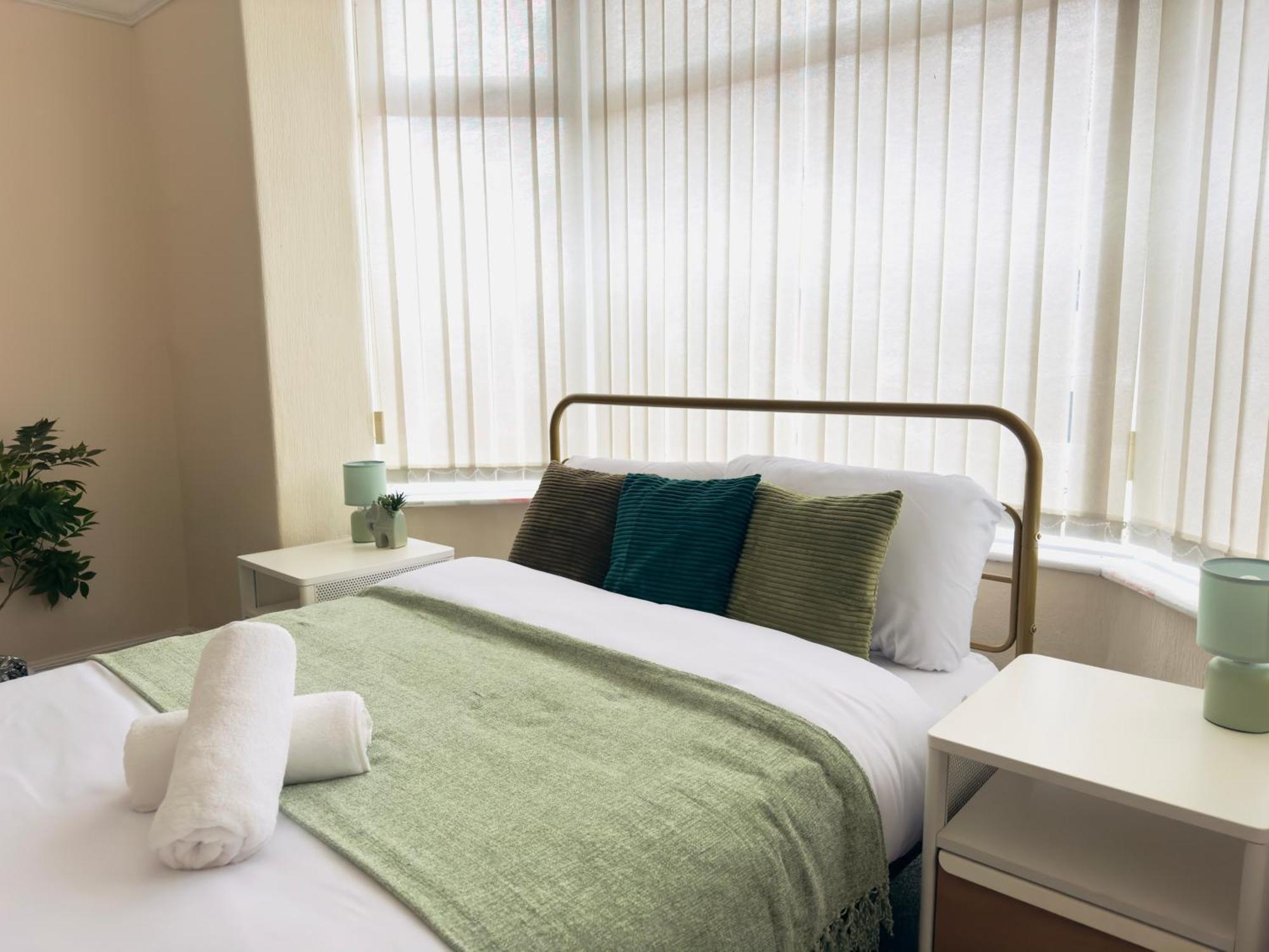 Double Bedroom Near City Center Manchester Exterior photo